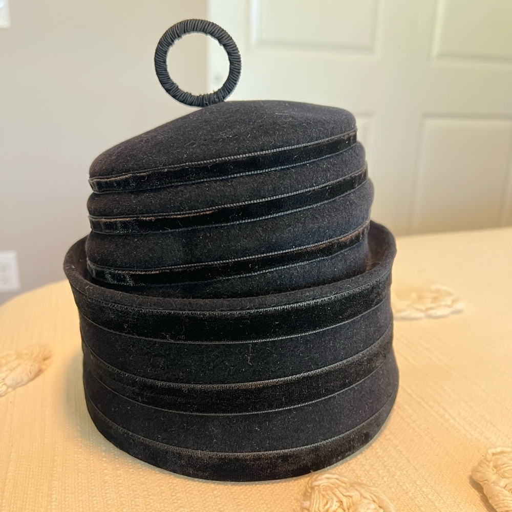 Vintage Tally Ho Women’s Hat Black Velour Made In Poland EUC Size Unknown